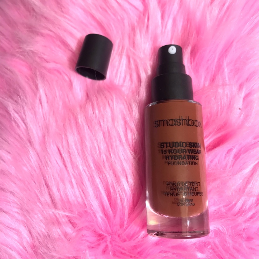 BRAND NEW SMASHBOX FOUNDATION
